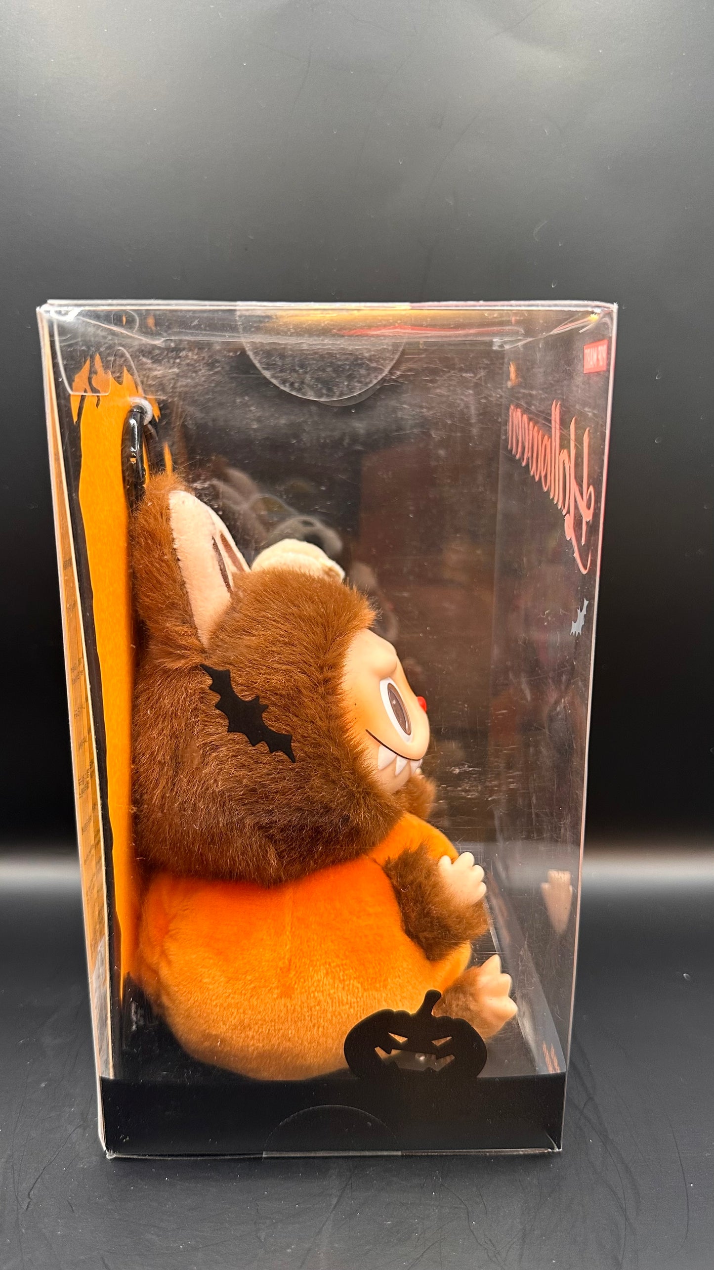 (USA) AUTHENTIC Labubu The Monsters – NEW Pop Mart Exclusive Halloween Labubu – Sitting Pumpkin Vinyl Plush Pendant (Limited Edition)